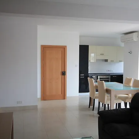 Cloister's Walk Apartment *